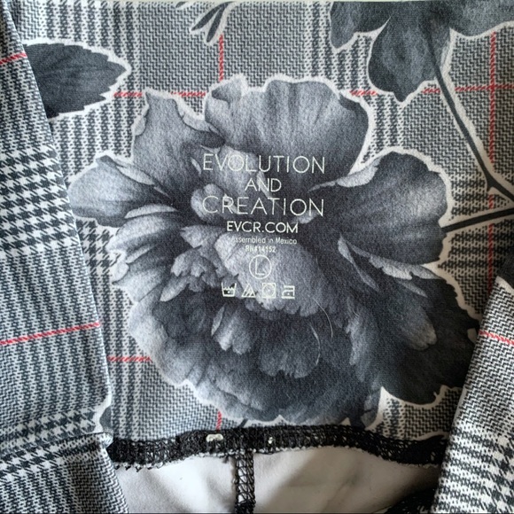 •EVOLUTION & CREATION• High Waisted Crop size L - Picture 3 of 8